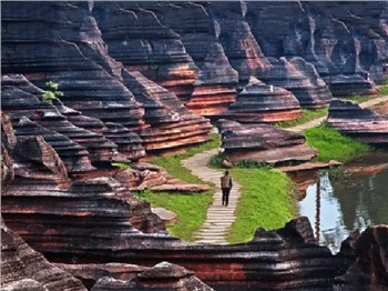 湘西芙蓉鎮(zhèn)、紅石林（坐龍峽、酉水畫(huà)廊）高品質(zhì)汽車(chē)2日游