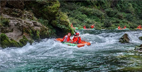 黃龍洞、天門仙山、猛洞河、鳳凰古城“湘西神秘之旅”5日游